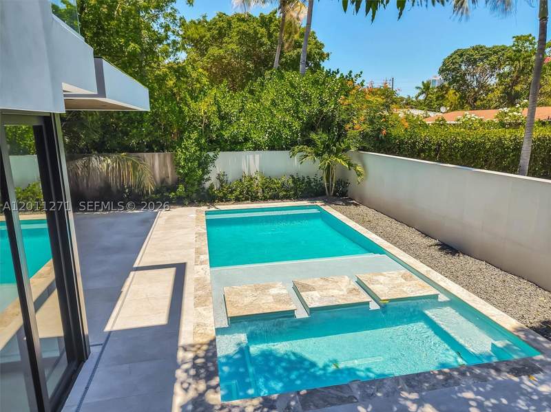 5 bedroom SingleFamilyResidence at 125 SW 29th Rd, Brickell Estates, Miami — photo 4