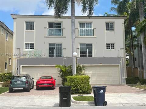 3915 NE 168th St 3915, North Miami Beach FL - photo 8 of 31