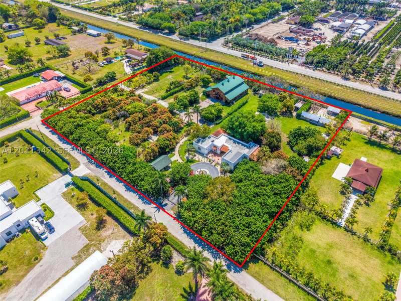 4 bedroom SingleFamilyResidence at 19050 SW 194th Ave, redlands, Miami — photo 1