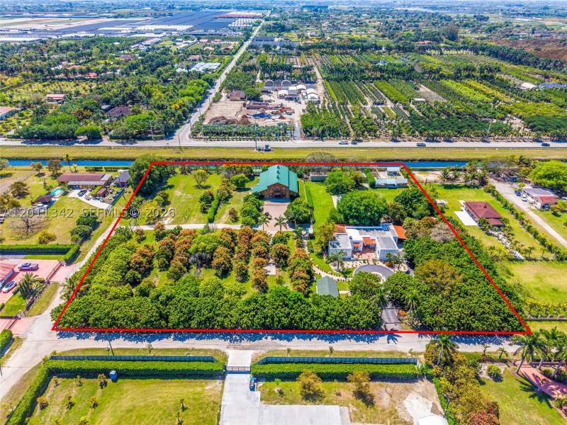 4 bedroom SingleFamilyResidence at 19050 SW 194th Ave, redlands, Miami — photo 5