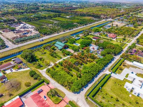 19050 SW 194th Ave, Miami FL - photo 8 of 24