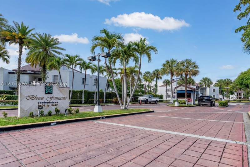 2 bedroom Condominium at 9431 Fontainebleau Blvd 112, Bleau Fontaine Condo, Miami — photo 2