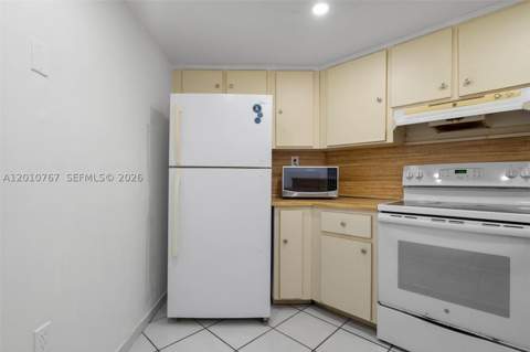 9431 Fontainebleau Blvd 112, Miami FL - photo 24 of 48