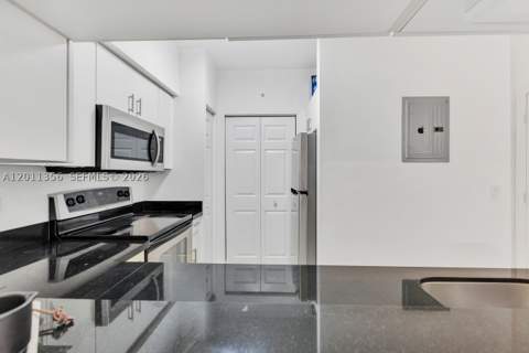 17100 N Bay Rd 1610, Sunny Isles Beach FL - photo 13 of 36