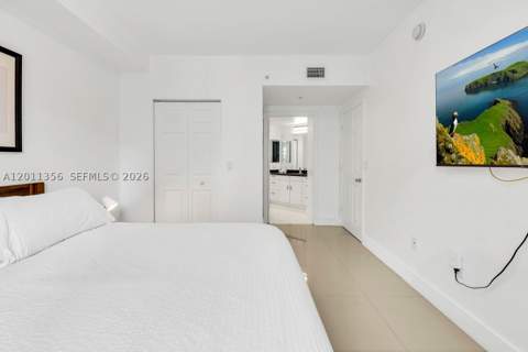17100 N Bay Rd 1610, Sunny Isles Beach FL - photo 16 of 36