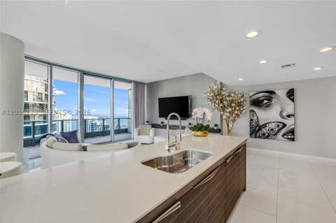 200 Biscayne Boulevard Way 4401, Miami FL - photo 6 of 31