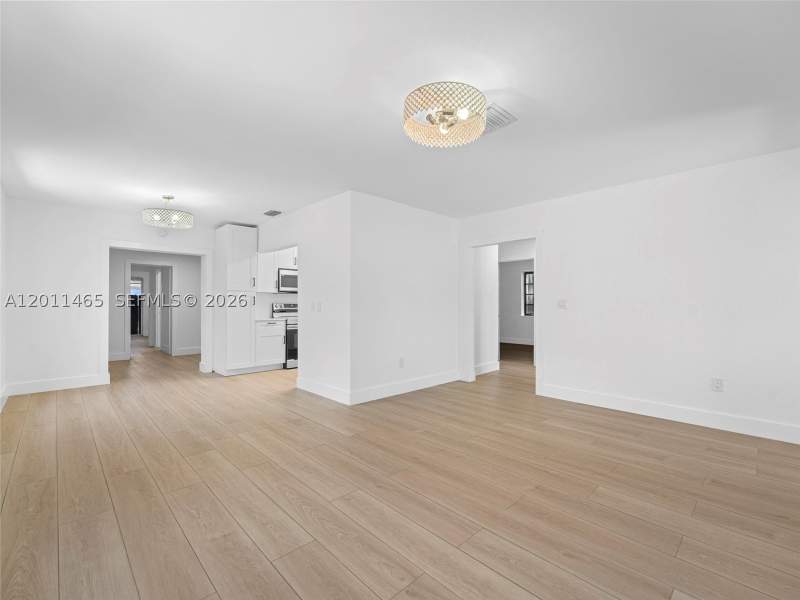 5 bedroom SingleFamilyResidence at 521 SW 64th Ct, Fairlawn, Miami — photo 3