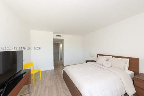 100 Bayview Dr 210, Sunny Isles Beach FL - photo 11 of 25