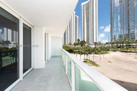 100 Bayview Dr 210, Sunny Isles Beach FL - photo 15 of 25