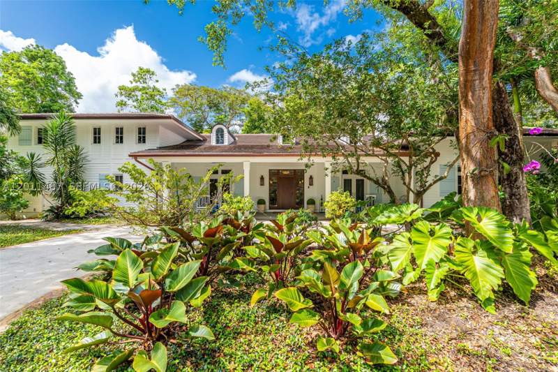 5 bedroom SingleFamilyResidence at 4901 Hammock Park Dr, French Estates, Coral Gables — photo 2