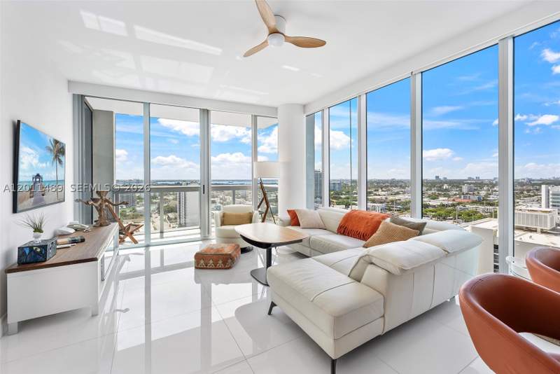 1 bedroom Condominium at 6899 Collins Ave 2004, North Carillon Beach Cond, Miami Beach — photo 4