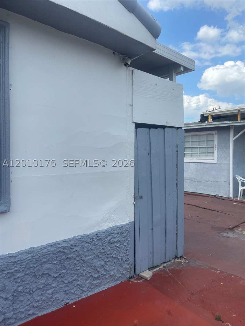 5 bedroom MobileHome at 12401 W Okeechobee Rd, Tr 53, Hialeah — photo 1
