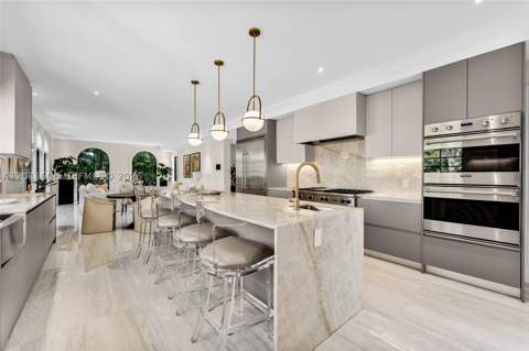 547 NE 57th St, Miami FL - photo 15 of 39