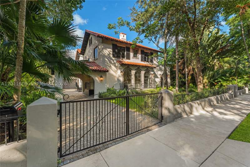 5 bedroom SingleFamilyResidence at 547 NE 57th St, Morningside, Miami — photo 3