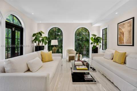 547 NE 57th St, Miami FL - photo 7 of 39