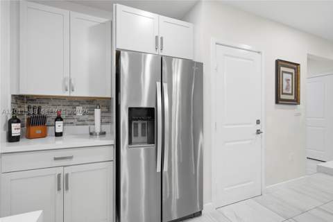 439 NE 6th Pl, Florida City FL - photo 15 of 44