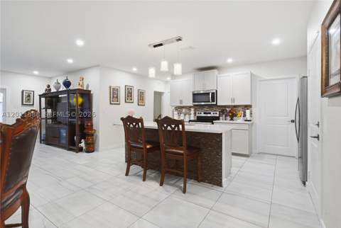 439 NE 6th Pl, Florida City FL - photo 8 of 44