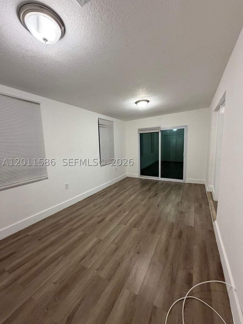 5 bedroom SingleFamilyResidence at 15761 SW 303rd St, Newton Heights, Homestead — photo 5
