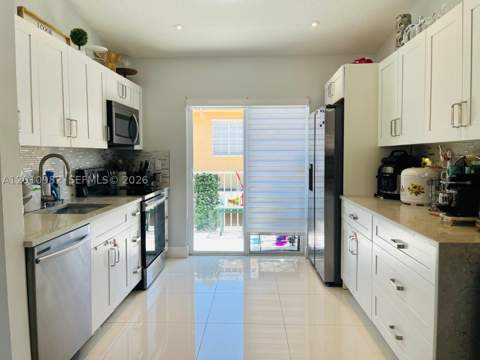 7817 W 36th Ave 204, Hialeah FL - photo 13 of 16