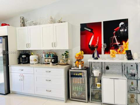 7817 W 36th Ave 204, Hialeah FL - photo 14 of 16