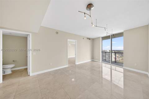 185 SW 7th St 4209, Miami FL - photo 16 of 28