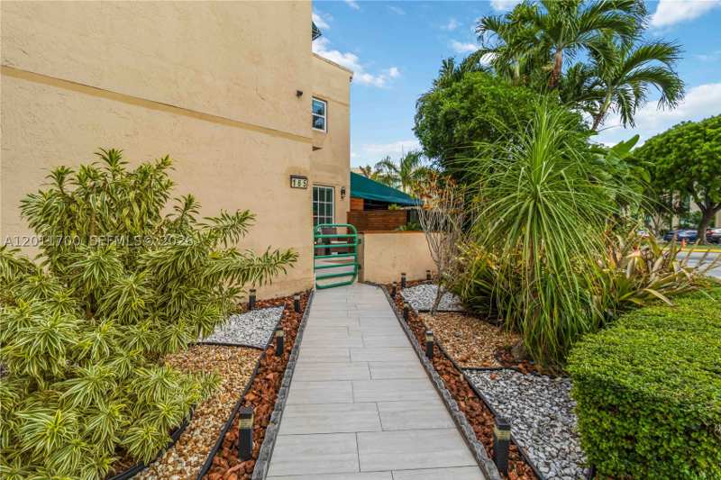 2 bedroom Condominium at 11880 SW 19th Ln 165, Les Chateaux At Int Garde, Miami — photo 1