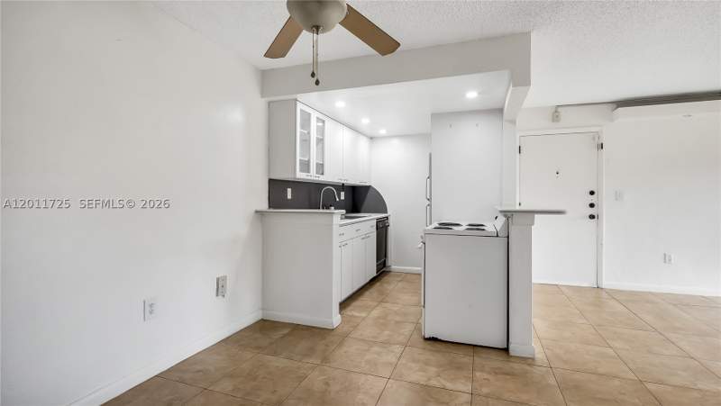 1 bedroom Condominium at 7200 Fairway Dr H12, Cypress Village Condo, Miami Lakes — photo 4
