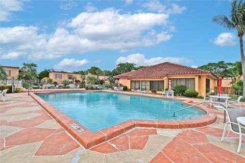 7200 Fairway Dr H12, Miami Lakes FL - photo 9 of 25