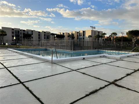 9411 SW 4th St 202, Miami FL - photo 20 of 27