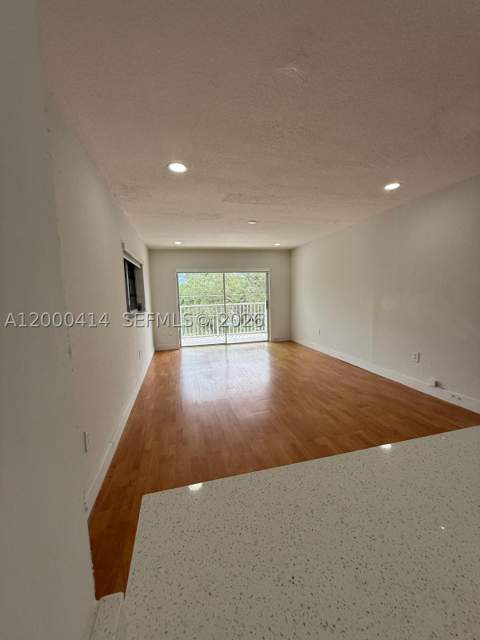 12105 NE 11th Pl 306, North Miami FL - photo 8 of 12