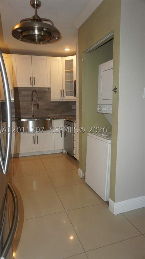 335 NW 187th St, Miami Gardens FL - photo 10 of 34