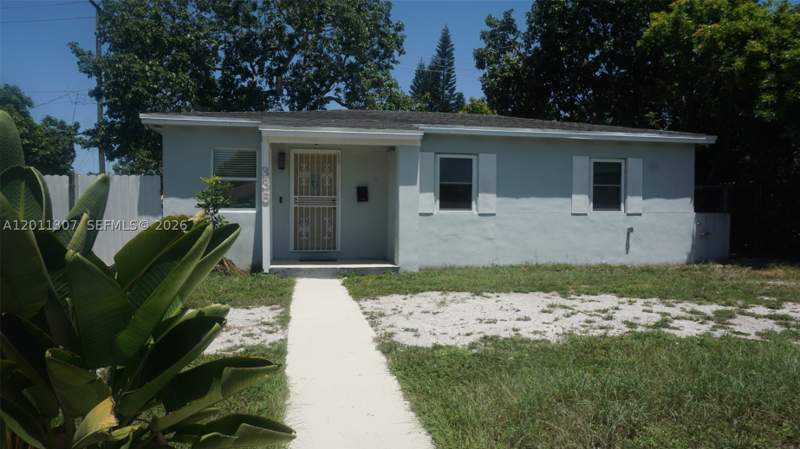 3 bedroom SingleFamilyResidence at 335 NW 187th St, Norwood Sub, Miami Gardens — photo 4