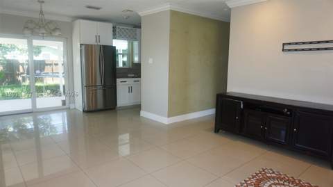 335 NW 187th St, Miami Gardens FL - photo 6 of 34