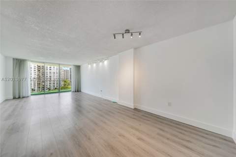 2801 NE 183rd St 912W, Aventura FL - photo 12 of 21