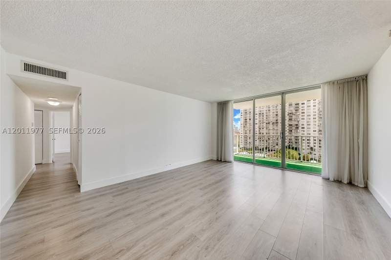 2 bedroom Condominium at 2801 NE 183rd St 912W, Admirals Port Condo West, Aventura — photo 4