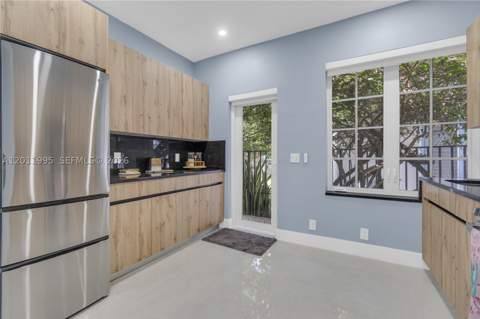 1569 Euclid Ave 7, Miami Beach FL - photo 8 of 35