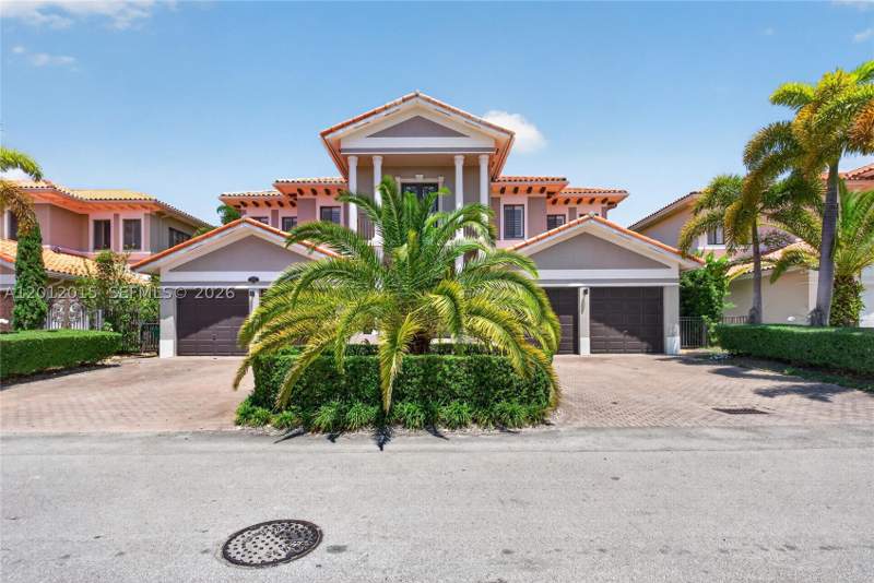 6 bedroom SingleFamilyResidence at 18841 SW 74th Ct, Cutler Cay, Cutler Bay — photo 4
