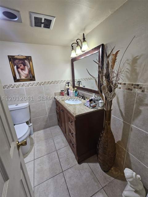 1670 NE 191st St 109-3, Miami FL - photo 11 of 17