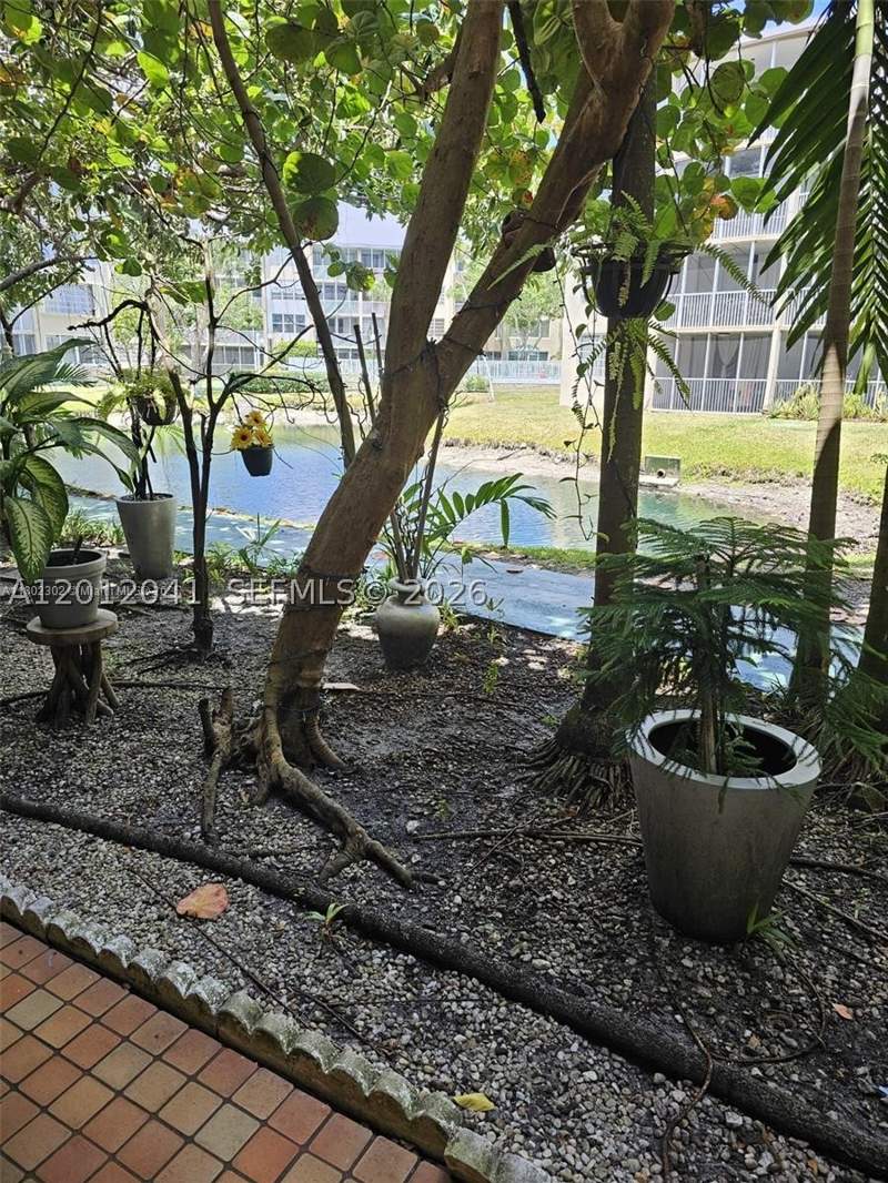 2 bedroom Condominium at 1670 NE 191st St 109-3, Jade Winds Group Allamand, Miami — photo 3