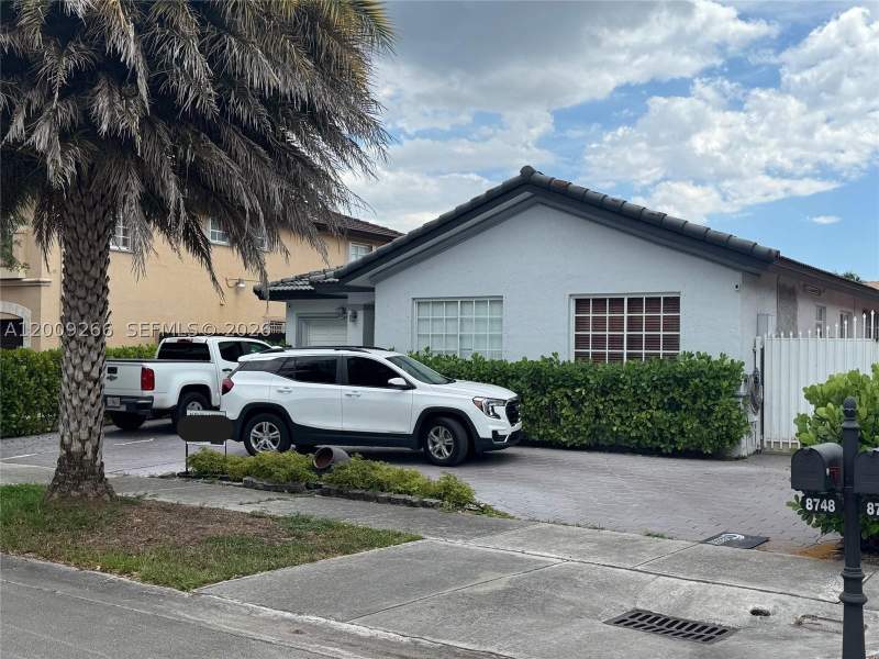 4 bedroom SingleFamilyResidence at 8748 NW 143rd Ter, Serenity Point, Miami Lakes — photo 2