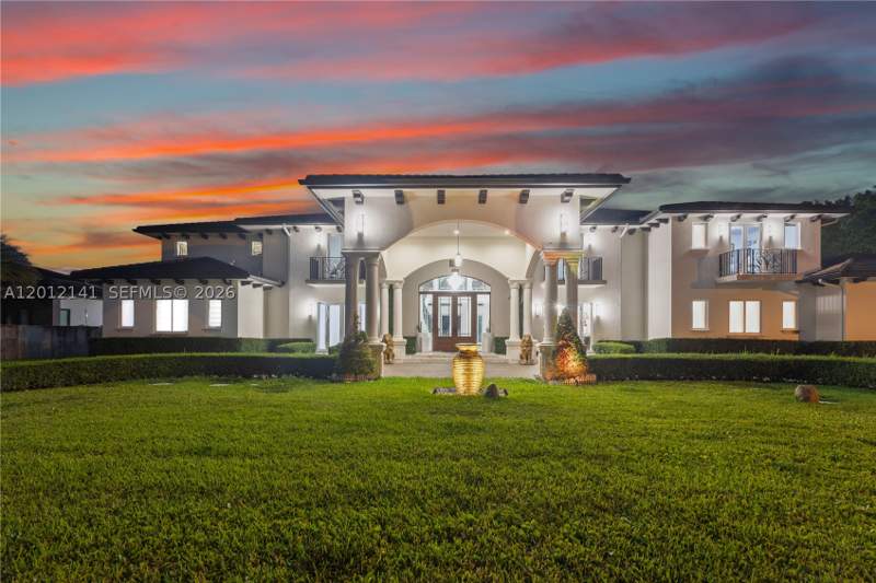 8 bedroom SingleFamilyResidence at 12401 SW 45th St, Bird Road Farmsites, Miami — photo 2