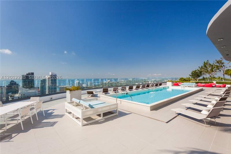 1 bedroom Condominium at 45 SW 9th St 1604, Brickell Heights East Con, Miami — photo 2