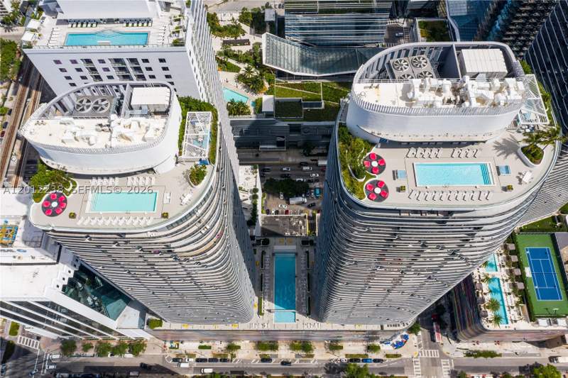 1 bedroom Condominium at 45 SW 9th St 1604, Brickell Heights East Con, Miami — photo 3