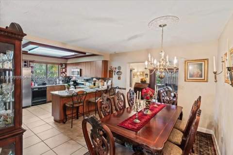 6385 SW 25th St, Miami FL - photo 8 of 28