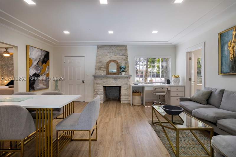 6 bedroom SingleFamilyResidence at 437 NE 107th St, E E Oliver Sub, Miami — photo 4