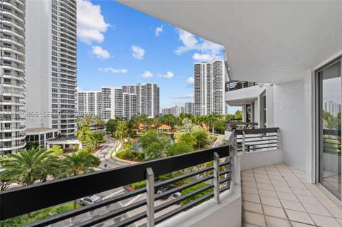19195 NE 36th Ct 604, Aventura FL - photo 10 of 26