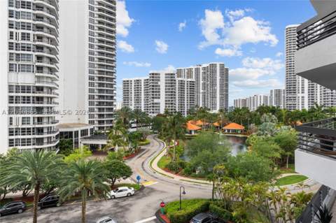 19195 NE 36th Ct 604, Aventura FL - photo 11 of 26