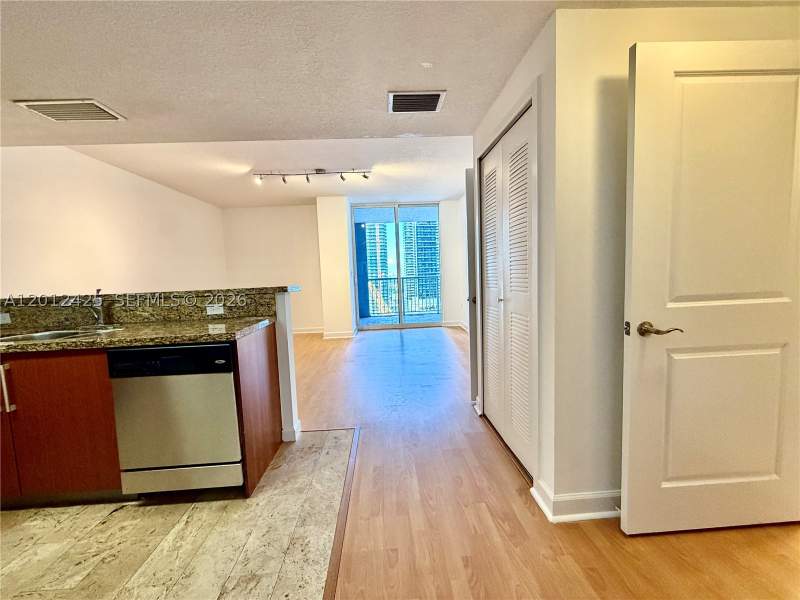 1 bedroom Condominium at 170 SE 14th St 2906, The Sail Condo, Miami — photo 3