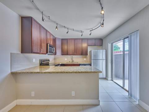 1540 Masters Circle 180, Delray Beach FL - photo 16 of 38