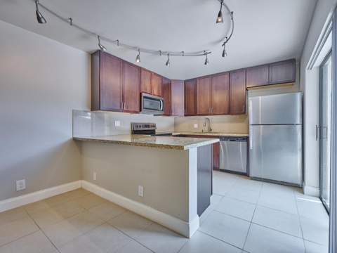 1540 Masters Circle 180, Delray Beach FL - photo 17 of 38